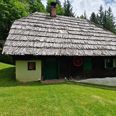 Chalet Cosy & Peaceful Off The Grid