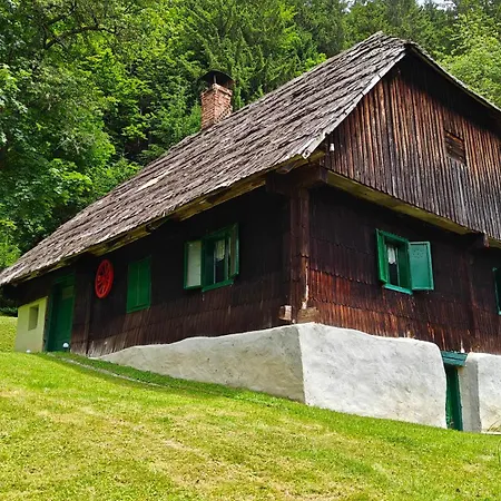 Cosy & Peaceful Off The Grid Mislinja