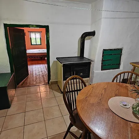 Cosy & Peaceful Off The Grid Alpehytte *